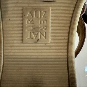 Naturalizer shoes. EUC. Pink metallic. Size 4.5